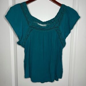 Maurices knit top blouse shirt lace neck short sleeve blue small